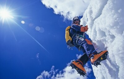 Die Faszination der Zweithöchsten - Hans Kammerlander am K2. Das vermeintliche Postkartenidyll täuscht ein wenig, der Berg ist eine harte Nuss.