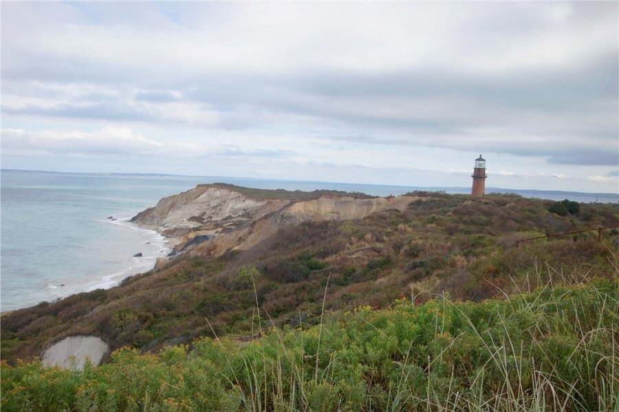 Die Insel der Anderen - Amerikanisches Ferienidyll: Der Leuchtturm von Edgartown gehört zu den bekannten Wahrzeichen der Insel Martha's Vineyard.
