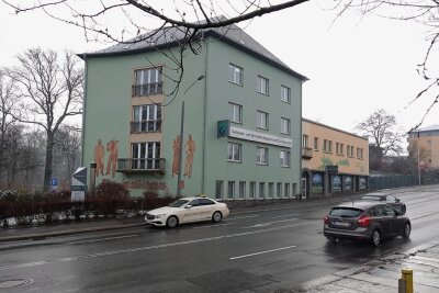 Die Johanniter übernehmen GGZ-Gebäude an der Zwickauer Parkstraße - Das markante Hauptgebäude der Gebäude- und Grundstücksverwaltung an der Parkstraße 4 in Zwickau ist an die Johanniter-Unfall-Hilfe verkauft worden, ebenso wie das gegenüberliegende Gebäude Parkstraße 1-3. 