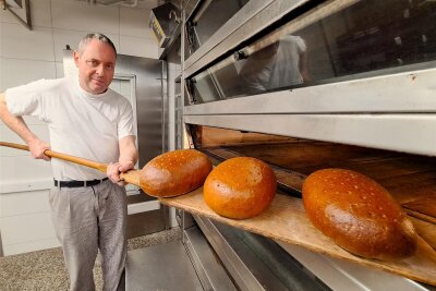 Die Kunst des Brotbackens im Erzgebirge: Tradition und Ausgefallenes - Das Roggenmischbrot von Steffen Vieweger kommt bei den Kunden besonders gut an.