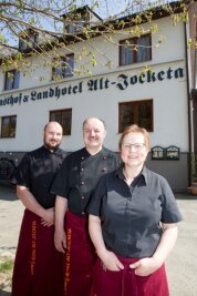 Die Lohnlüge - Wünschen sich eine lange Zukunft für das Landhotel Jocketa: Jonny, Josef und Barbara Sauerwein (von links).