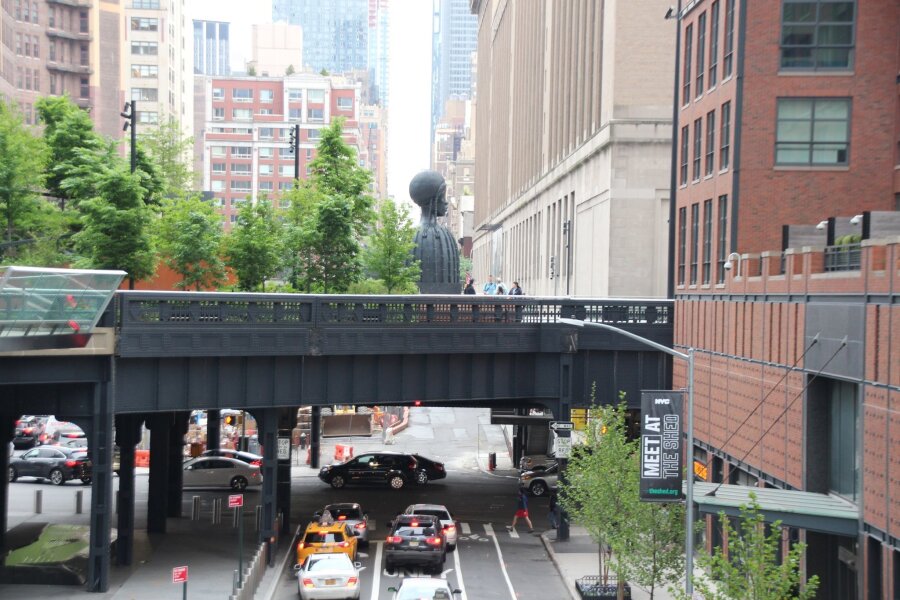 Die New Yorker High Line wird 15 Jahre alt - Einst eine vergammelte Hochbahntrasse ist die High Line längst ein blühender Park.