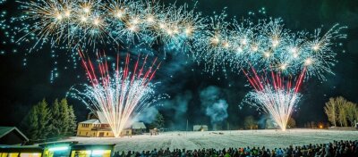 Die Renaissance des Feuerwerks - Nach zwei Jahren Coronaverbot können sich Erzgebirger wieder auf Feuerwerksspektakel wie dieses 2019 in Kühnhaide freuen. 