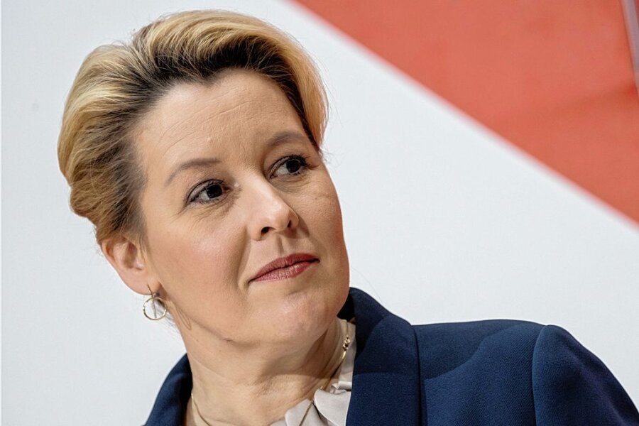 Die SPD und ihr Berlin-Problem - "Berlin ist mehr als die Summe seiner Probleme", sagt Berlins Regierende Bürgermeisterin, Franziska Giffey (SPD). Sie hofft durch die erneute Wahl des Berliner Abgeordnetenhauses im Amt bestätigt zu werden. 