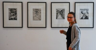 Die weite Welt auf dem kleinen Berg - Sandra Göbel, Managerin der Galerie "Ferdin-Art" präsentiert Grafiken von Günter Brus. 