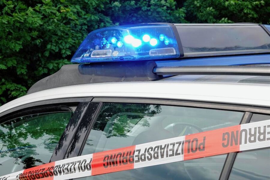Diebe erbeuten in Striegistal E-Bike-Akkus und Werkzeug - Die Polizei ermittelt in einem Fall von schwerem Diebstahl in Arnsdorf.