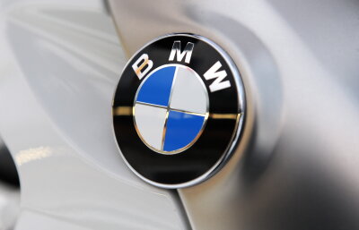 Diebe stehlen 45.000-Euro-BMW von Grundstück - 