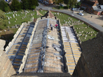 Diebe stehlen komplettes Kirchendach in Großbritannien - 
