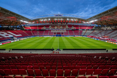 Diese EM-Spiele finden 2024 in Leipzig statt - In die Red-Bull-Arena am Sportforum in Leipzig können 46.635 Zuschauer Platz nehmen.