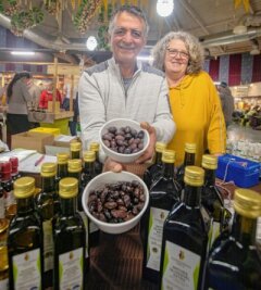Diese Neuheiten bietet der Bauernmarkt - Olivenöl und Oliven sowie viele andere Spezialitäten von der Insel Kreta soll es auch diesmal beim Bauernmarkt geben. 
