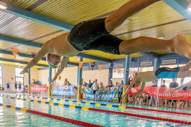 "Dieses System motiviert extrem" - Mehr als 100 Nachwuchsschwimmer gingen beim Vorausscheid der Erzgebirgsspiele in Marienberg an den Start. 