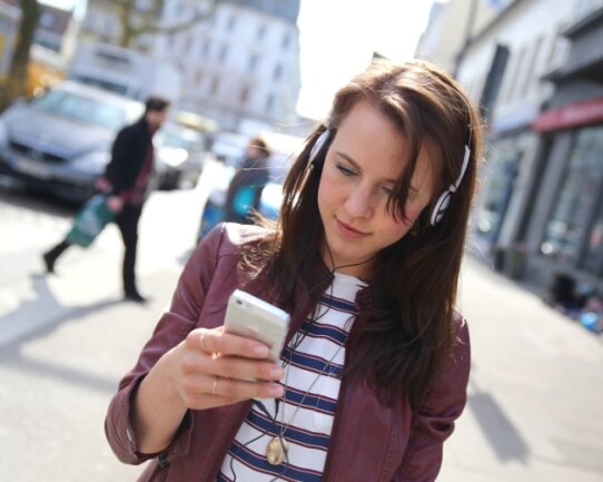 Digitale Lösungen in Ahaus abgeguckt - Audio-Guide statt Reiseführer aus Fleisch und Blut: Viele Städte und Gemeinden lassen sich derweil mit digitaler Anleitung per Smartphone erkunden. Auch das ist eine Option für Crimmitschau, das ständig nach neuen touristischen Angeboten für die Besucher des Zentrums sucht.