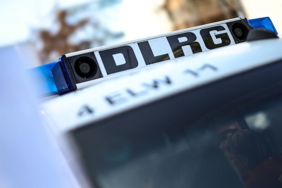 DLRG-Bilanz 2023: Mehr als 500 Menschen geholfen - Ein Fahrzeug der DLRG bei der Katastrophenschutzübung.