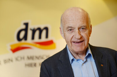 Dm-Gründer Götz Werner ist tot - Götz Werner, deutscher Manager, Gründer und bis 2008 Chef der Drogeriemarkt-Kette dm, aufgenommen in einer dm-Filiale. Der Gründer der Drogeriemarktkette dm, Götz Werner, ist tot. 