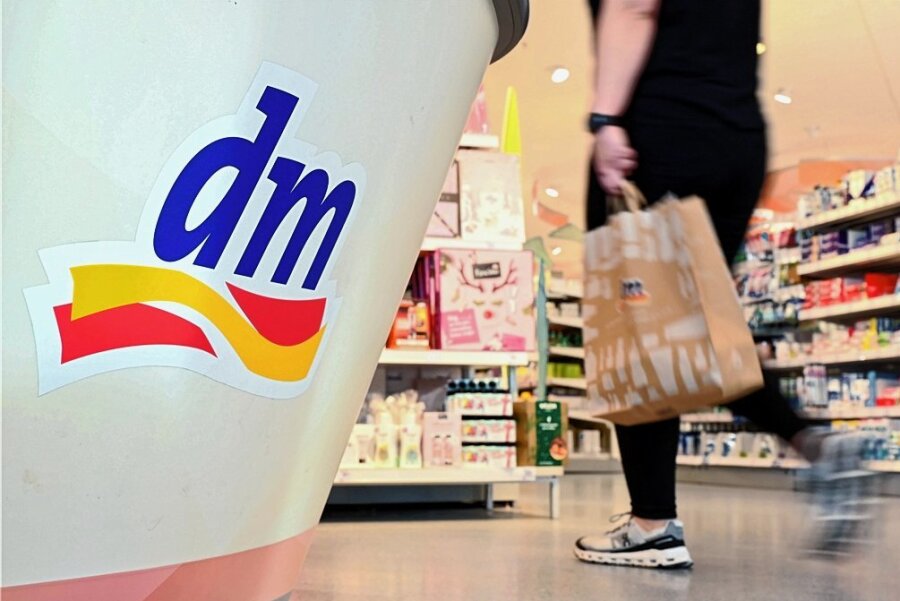 DM-Markt in Plauen: Kundenansturm zum Ausverkaufsstart - 