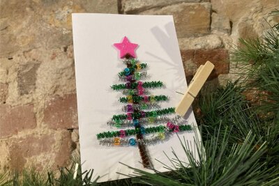 Do-it-Yourself-Weihnachten: Wo in Limbach-Oberfrohna kreative Geschenke selbst hergestellt werden können - Weihnachtskarten besticken und Geschenke herstellen – das ist bei zwei Workshops im Esche-Museum möglich. Foto: Mona Wenisch/dpa/Archiv