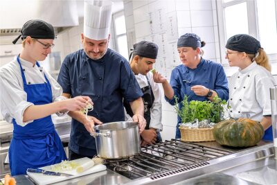 Don Bosco mit Schule in Burgstädt gewinnt Caritas-Sozialpreis - In der Don-Bosco-Schule in Burgstädt werden künftige Köche, Fachkräfte und Fachpraktiker Küche ausgebildet.