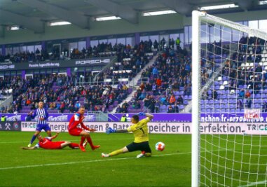Doppelschlag durch Antonio Jonjic: Aue gewinnt 2:0 gegen Heidenheim - Antonio Jonjic traf beim Heimsieg des FCE gegen den 1. FC Heidenheim doppelt.