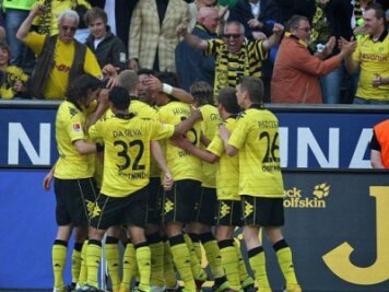 Dortmund feiert siebte Meisterschaft - Der BVB jubelt über das Tor von Robert Lewandowski