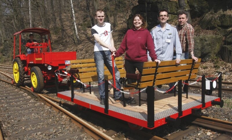 Mitglieder des Vereins der Eisenbahnfreunde Chemnitztal