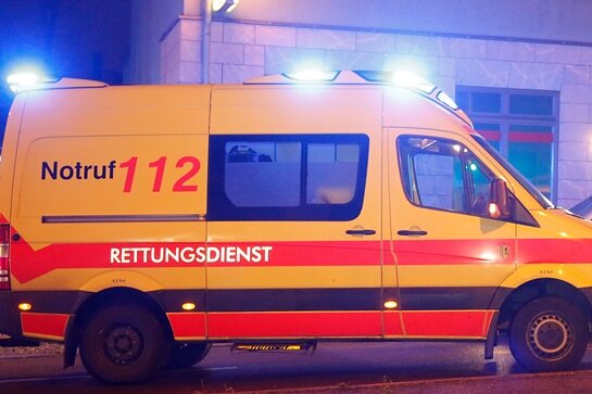 Drei Frauen bei Schlägerei in der Chemnitzer Innenstadt verletzt - Drei Frauen gaben an, von Unbekannten am Marx-Kopf geschlagen und getreten worden zu sein.