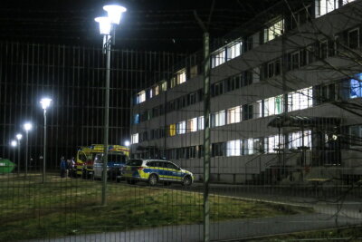 Drei Leichtverletzte nach Streit in Asylbewerberheim - Am Freitagabend rückte die Polizei zum Asylbewerberheim in Schneeberg aus.