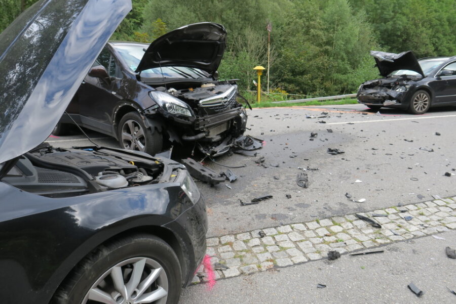 Drei Schwerverletzte bei Unfall in Breitenbrunn - 