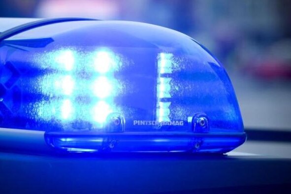 Drei Verletzte bei Autounfall in Röhrsdorf - 