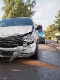 Drei Verletzte bei Unfall am Häuersteig - Verkehrsunfall auf der B 101 Ortsausgang Freiberg. 
