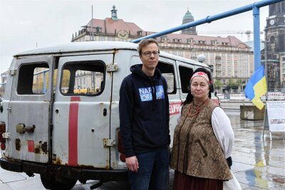 Dresden: Zerschossener ukrainischer Krankenwagen erstmals im Osten