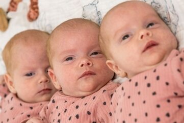Drillingsgeburt: Mädchen wohlauf - Am 11. Februar kamen Hanna, Lotta und Ella im Klinikum zur Welt. 
