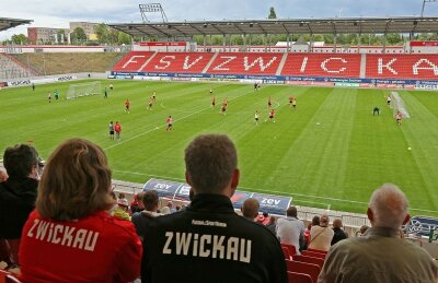 Drittligist FSV Zwickau startet Dauerkartenverkauf - Der Fußball-Drittligist FSV Zwickau startet am Donnerstag mit dem Verkauf von Dauerkarten für die neue Saison, ausschließlich für die Tribünen A, B und C.