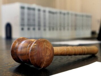 Drogenbesitzer zeigt sich vor Amtsgericht Freiberg Gericht geständig - 