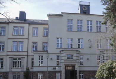Drogenfahndung: Polizei durchsucht Schulen in Limbach-Oberfrohna - Die Gerhart-Hauptmann-Oberschule in Limbach-Oberfrohna.