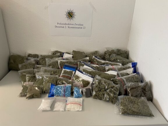 Neben Marihuana wurde auch Haschisch, Crytal und Ecstasy in einer Zwickauer Wohnung gefunden. 