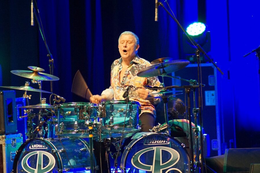 Drummer-Legende Carl Palmer wird Ruf gerecht - 