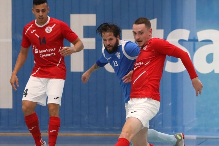 Ondrej Mica (am Ball) spielte mit HOT 05 Futsal am Wochenende gleich zweimal gegen den tschechischen Meister aus Plzen. 