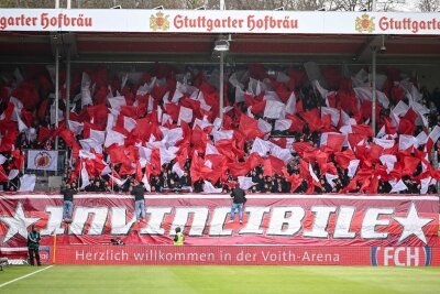 "Duft eines Auswärtssieges": Spott nach Buttersäure-Attacke - Leipzig Fans mit einer Choreografie.