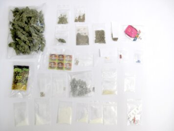 Durchsuchung - Dealer soll Drogen an Minderjährige verkauft haben - Diese Drogen wurden bei einer Durchsuchung in Altendorf entdeckt.