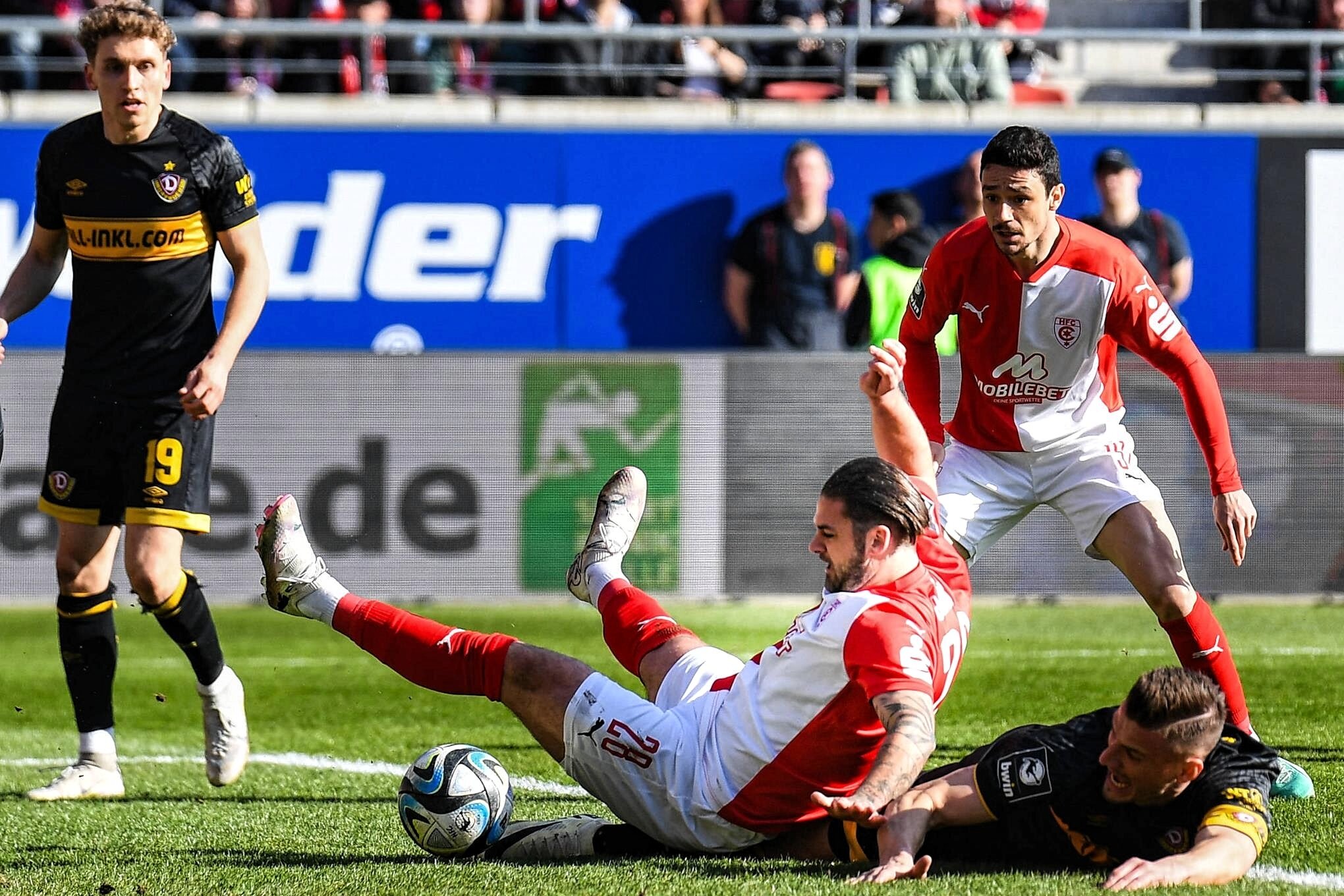 Dynamo-Kapitän Kutschke Nach Derby-Niederlage In Halle: Ton Wird Jetzt ...