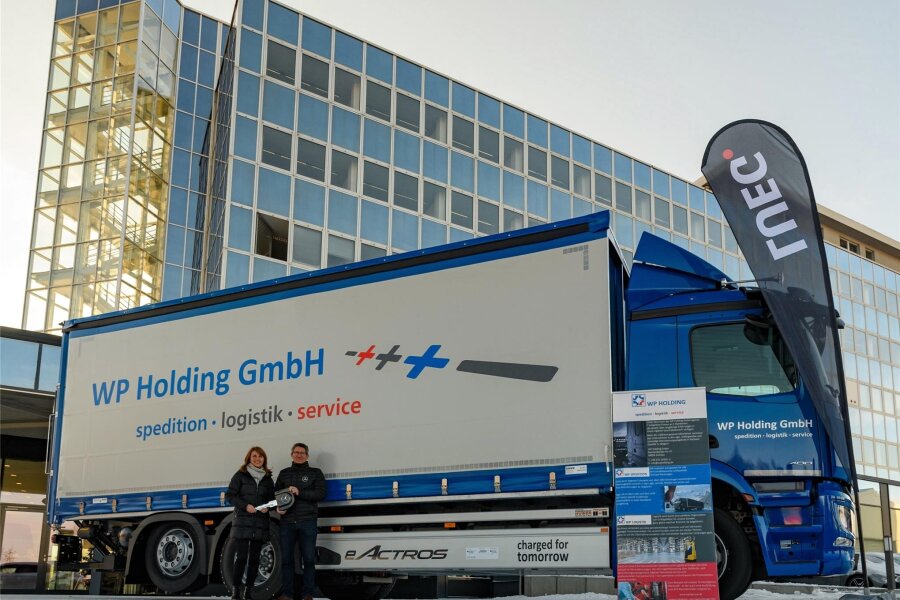 E-Mobilität in Zwickau: WP-Holding setzt erstmals E-Lkw ein - Der erste E-Lkw des Unternehmens im Einsatz.