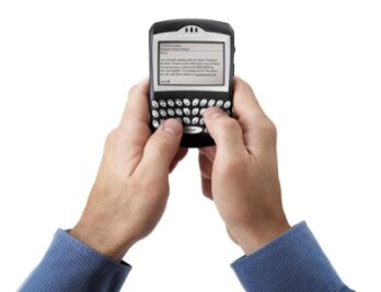 Edel-Handys für die Rathausspitze: Der Blackberry macht den Unterschied - Statussymbol Blackberry: In Plauen haben 30 Mitarbeiter der Stadtverwaltung ein solches Edel-Handy.