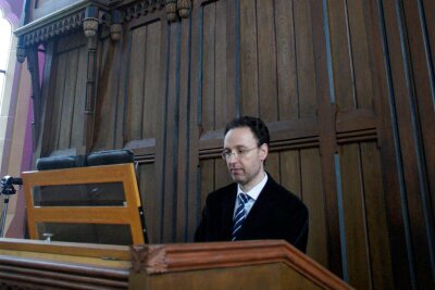 Ehemaliger Organist der Frauenkirche spielt am Sonntag in Frauenstein - Samuel Kummer gastiert am Sonntag in der Stadtkirche Frauenstein.