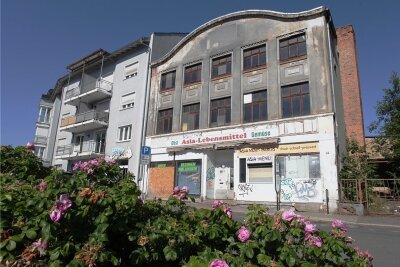 Ehemaliges Schocken-Kaufhaus in Zwickau-Planitz steht schon wieder zum Verkauf - Ist das ehemalige Kaufhaus Schocken am Oberplanitzer Markt zu einem Spekulationsobjekt geworden?