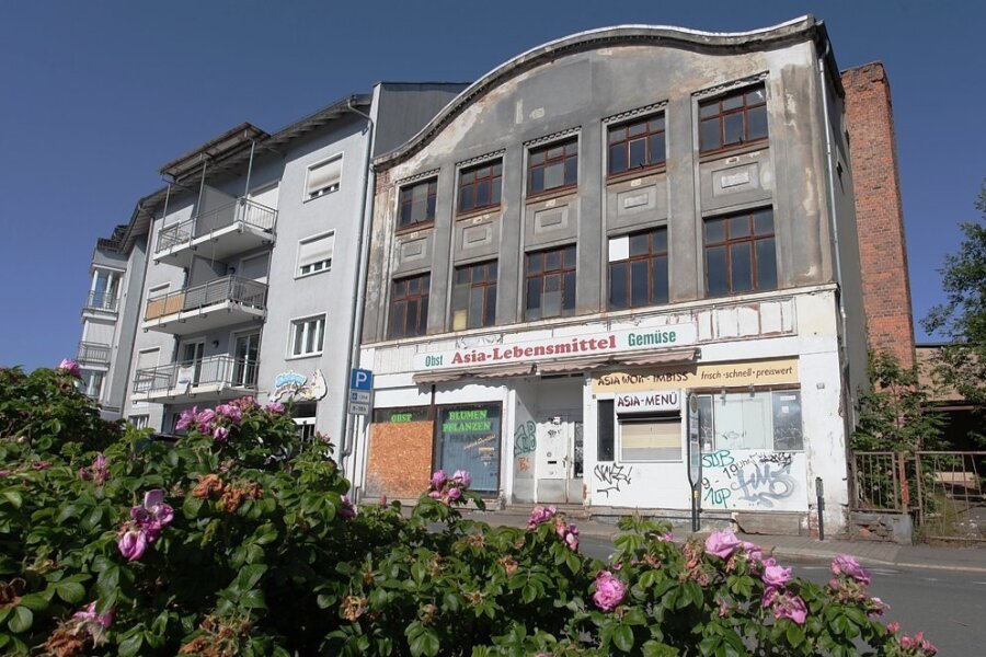 Ehemaliges Schocken-Kaufhaus in Zwickau-Planitz steht schon wieder zum Verkauf - Ist das ehemalige Kaufhaus Schocken am Oberplanitzer Markt zu einem Spekulationsobjekt geworden?