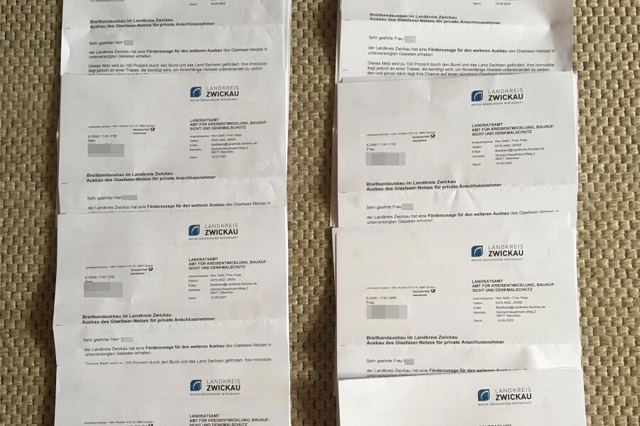 Ehepaar erhält 15-mal den gleichen Brief vom Zwickauer Landratsamt - Wegen des Ausbaus des Glaserfasernetzes haben Landkreis und Energieversorger Briefe an Crimmitschauer Bürger verschickt. Ein Ehepaar hat gleich 15 bekommen.