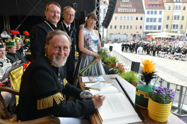 Knut Neumann wurde beim Bergstadtsommer die Ehrenbürgerschaft der Stadt Freiberg verliehen.