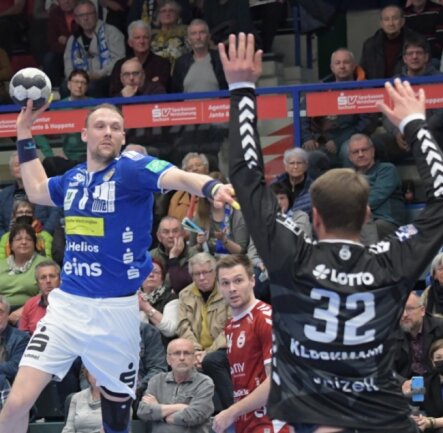 EHV geht im Traditionsderby leer aus - Aues Kevin Roch - hier im Heimspiel gegen Lübeck-Schwartau - konnte in Eisenach nur bedingt helfen: Er sah zeitig eine Rote Karte. 