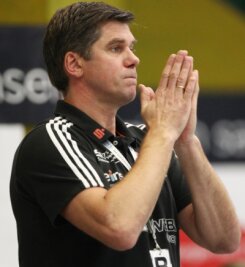 EHV-Trainer im Wechselbad der Gefühle - EHV-Trainer Rúnar Sigtryggsson am Rande des siegreichen Heimspiels gegen Leipzig.