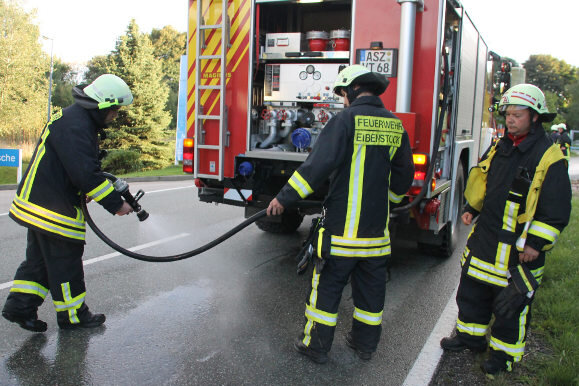 Eibenstock/Bockau: Ölspur hält Feuerwehr auf Trab - 